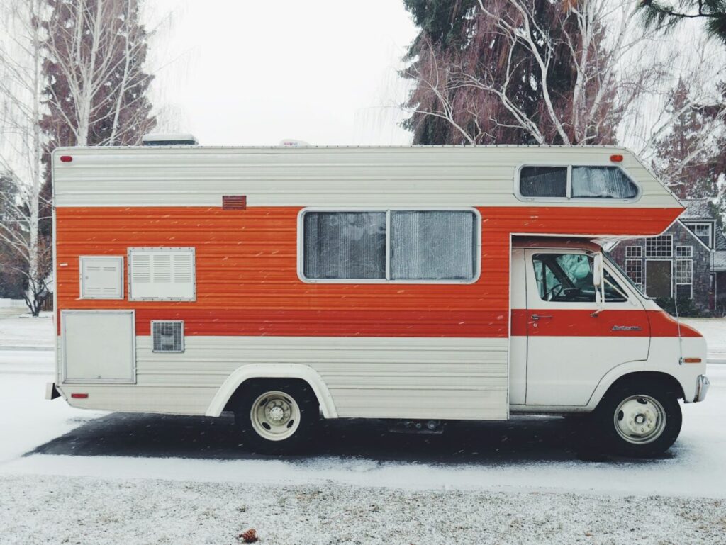 Assurance camping-car : prix, garanties et astuces