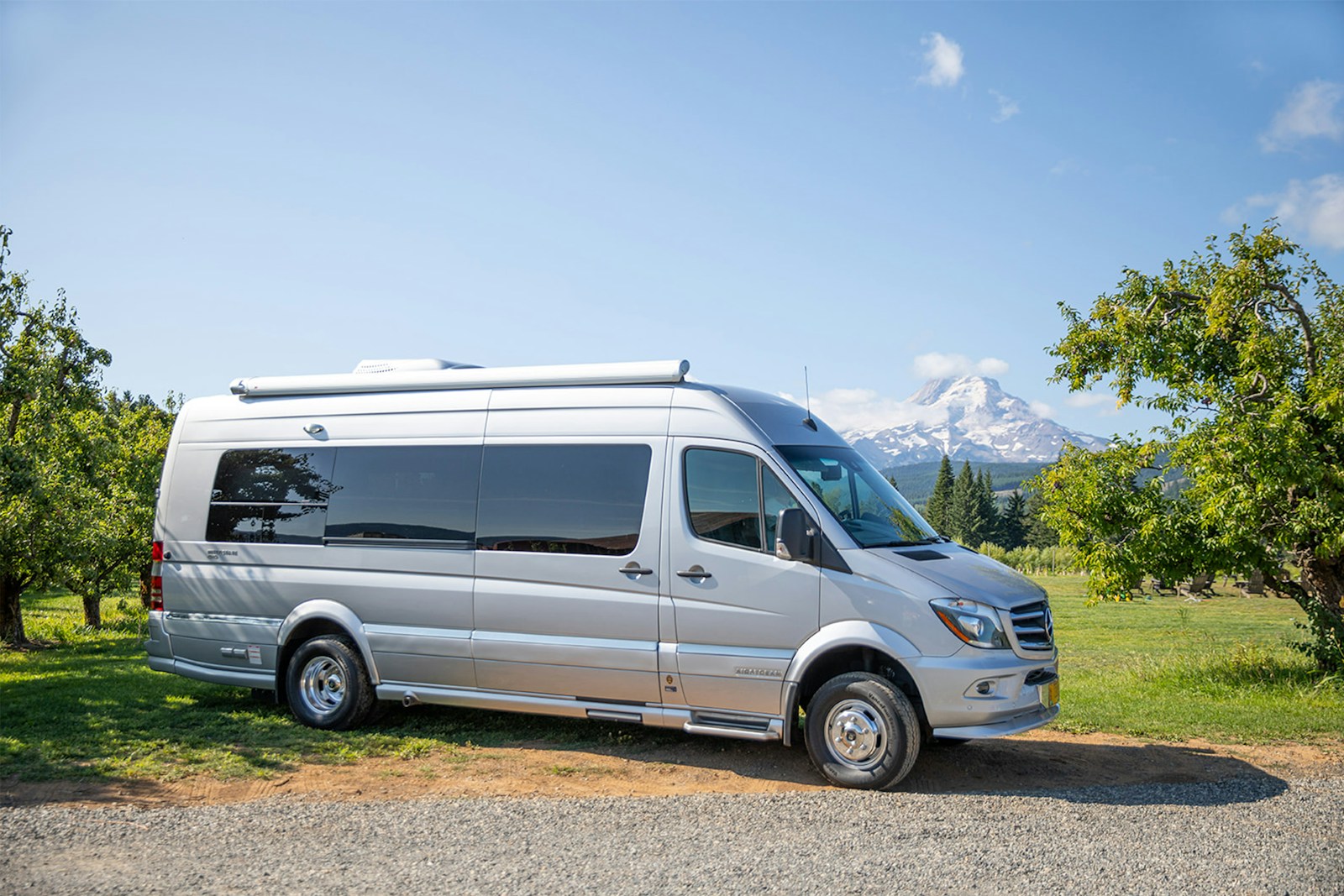 Comment bien choisir sa table et ses chaises pour van, fourgon et camping-car ? meuble van